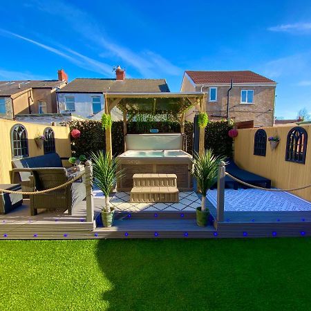 New…The Hottub House Blackpool Pleasure Beach エクステリア 写真